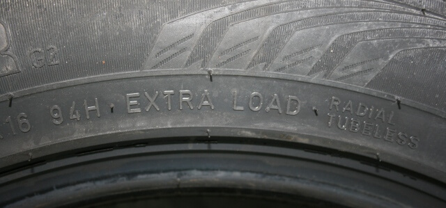 Verstärkter Reifen mit der Extra Load-Kennzeichnung Verstärkter Reifen mit der Extra Load-Kennzeichnung
