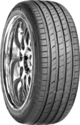 Nahaufnahme der Lauffläche Roadstone N`FERA SU1 225/40 R19 93 Y XL