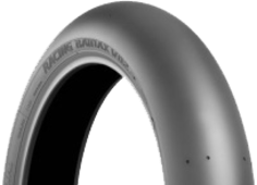 Nahaufnahme der Lauffläche Bridgestone V02 90/580 R17 Front TL Soft