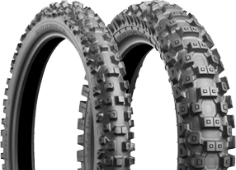Nahaufnahme der Lauffläche Bridgestone X30 70/100-19 42 M Front TT