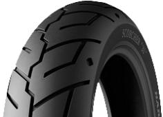 Nahaufnahme der Lauffläche Michelin Scorcher 31 110/90 B19 62 H Front TL M/C