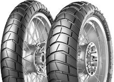 Nahaufnahme der Lauffläche Metzeler Karoo Street 140/80 R17 69 V Rear TL