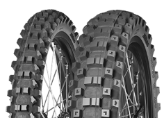 Nahaufnahme der Lauffläche Mitas Terra Force - MX MH 60/100-12 36 M Front TT NHS Red, Green Medium Hard