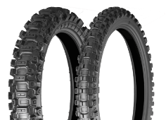 Nahaufnahme der Lauffläche Bridgestone Battlecross X31 90/100-21 57 M TT CASTLE BLOCK, COOLING FIN