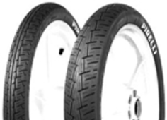 Nahaufnahme der Lauffläche Pirelli City Demon 2.75-18 42 P Front TL M/C