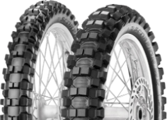 Nahaufnahme der Lauffläche Pirelli Scorpion MX Extra X 120/90-19 66 M Rear TT NHS