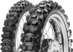 Nahaufnahme der Lauffläche Pirelli Scorpion XC Mid Hard 120/100-18 68 M Rear TT M/C MST