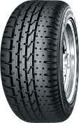 Nahaufnahme der Lauffläche Yokohama HF type-D A008S 165/70 R10 72 H