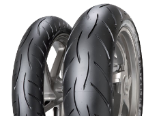 Nahaufnahme der Lauffläche Metzeler Sportec M5 Interact 160/60ZR17 (69 W) Rear TL M/C