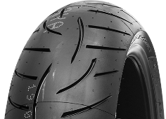 Nahaufnahme der Lauffläche Metzeler Roadtec Z8 Interact 180/55ZR17 (73 W) Rear TL M/C M